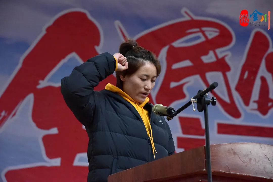 乒乓球公开赛,燕赵铁骑队与岭东海豚队强势横扫,VAR改判成焦点!赛场纪律更严谨 乒乓球公开赛,燕赵铁骑队与岭东海豚队强势横扫,VAR改判成焦点!赛场纪律更严谨